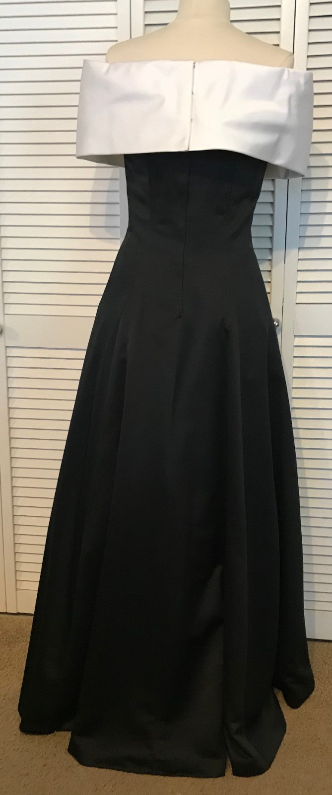 Victor Costa Women Dress Velvet Black Satin White Sleeveless Full-Length Size 4 image 4