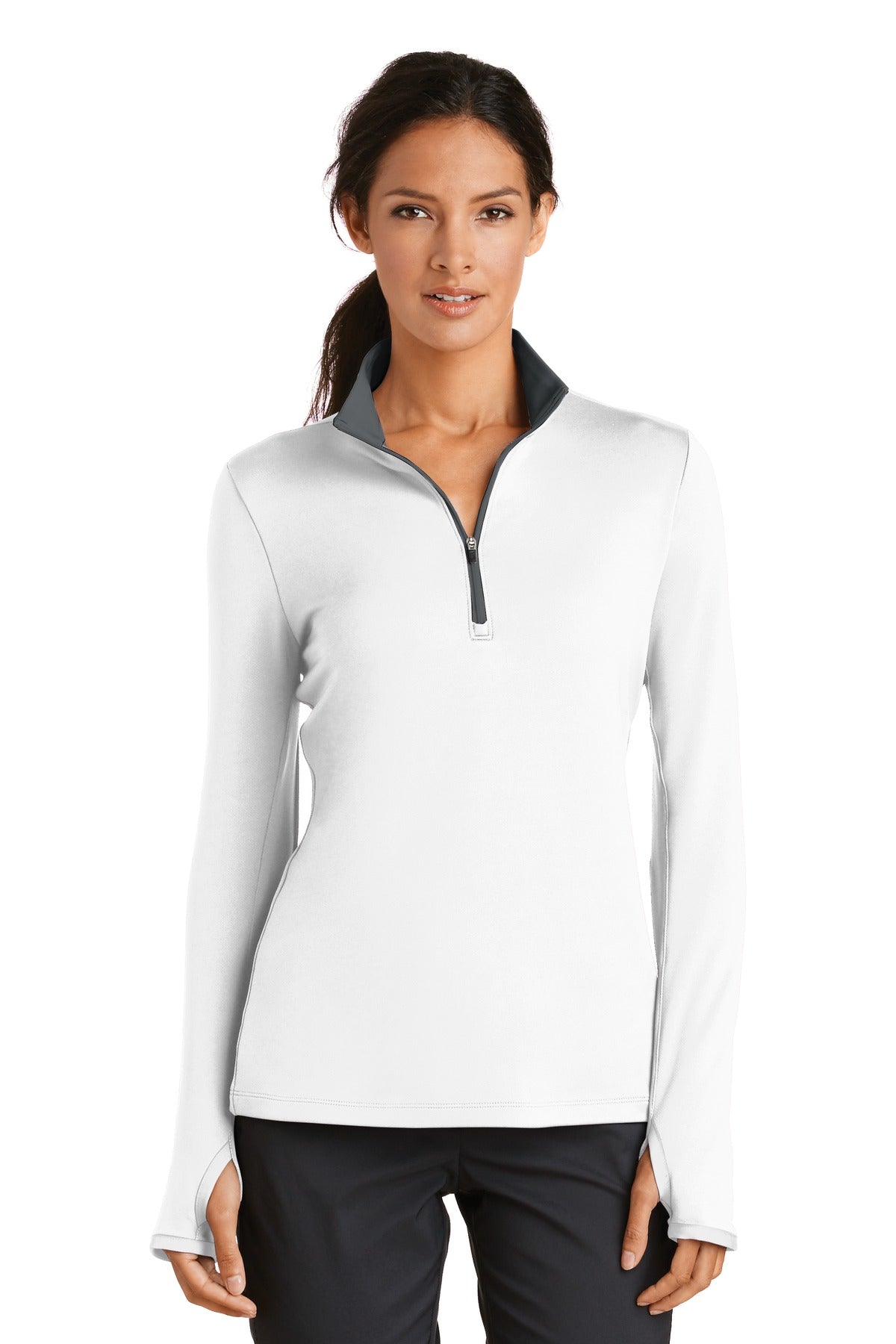 غطاء نايكي Dri-FIT Stretch بسحاب نصف للنساء. 779796