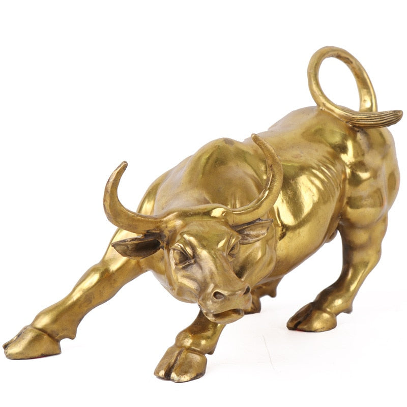 Wall Street Copper Fierce Bull OX Statue Golden Metal Sculpture Charging Stock image 3