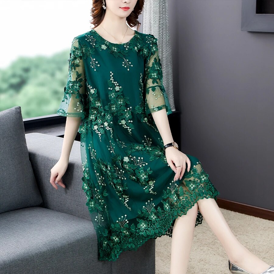 Large Size Mesh Embroidery Flower Dress Female 2022 New Summer High-End Tempera image 2