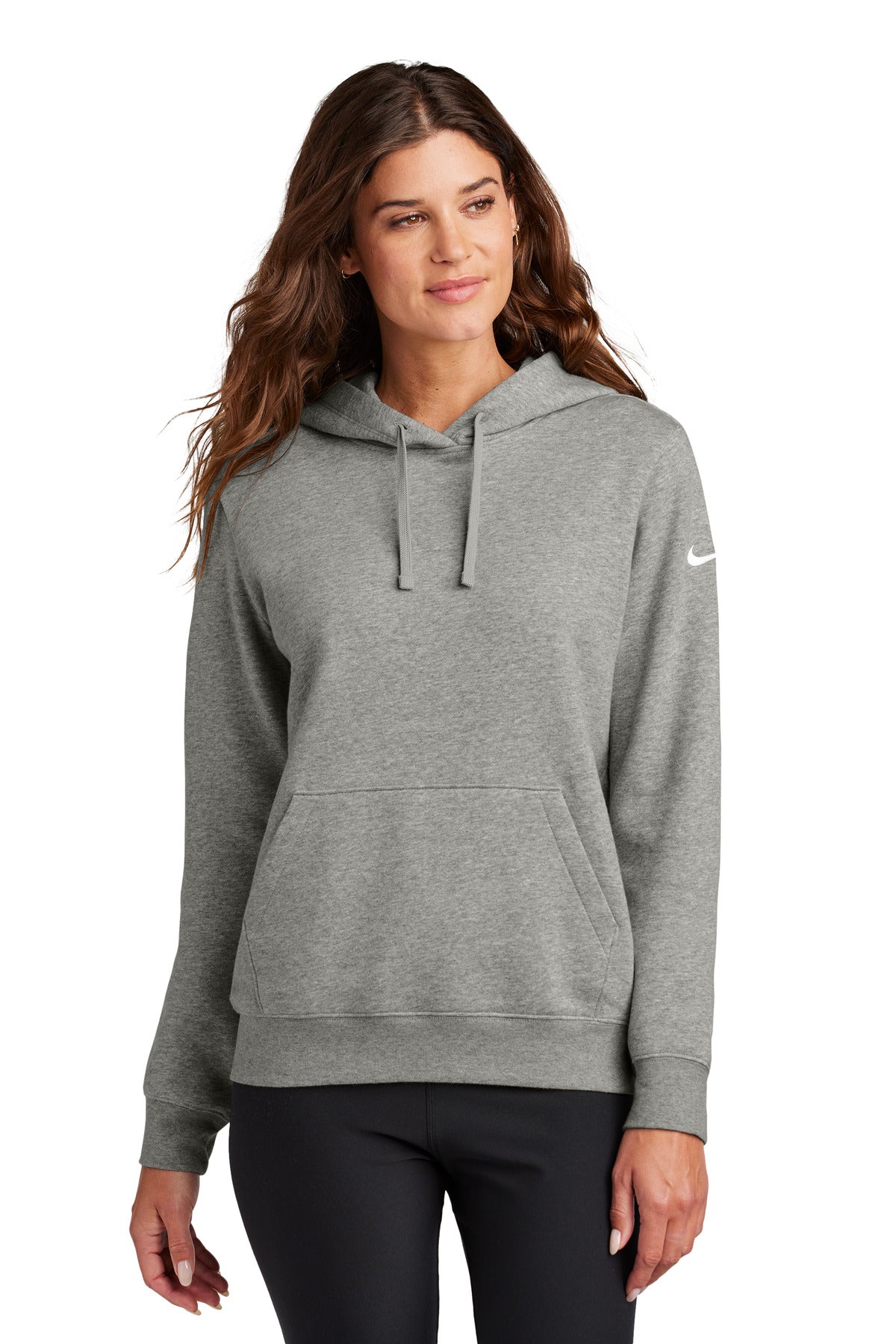 هودي NKFD9889 من Nike للنساء بأكمام من الصوف وشعار Swoosh