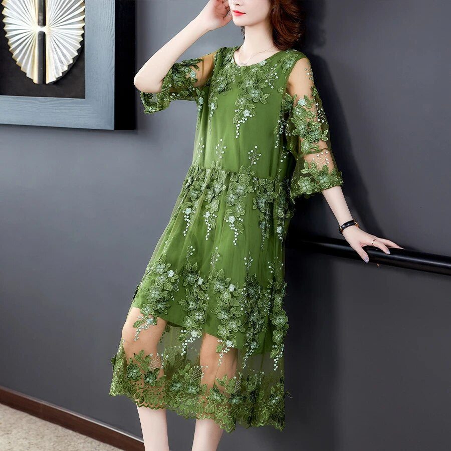 Large Size Mesh Embroidery Flower Dress Female 2022 New Summer High-End Tempera image 4
