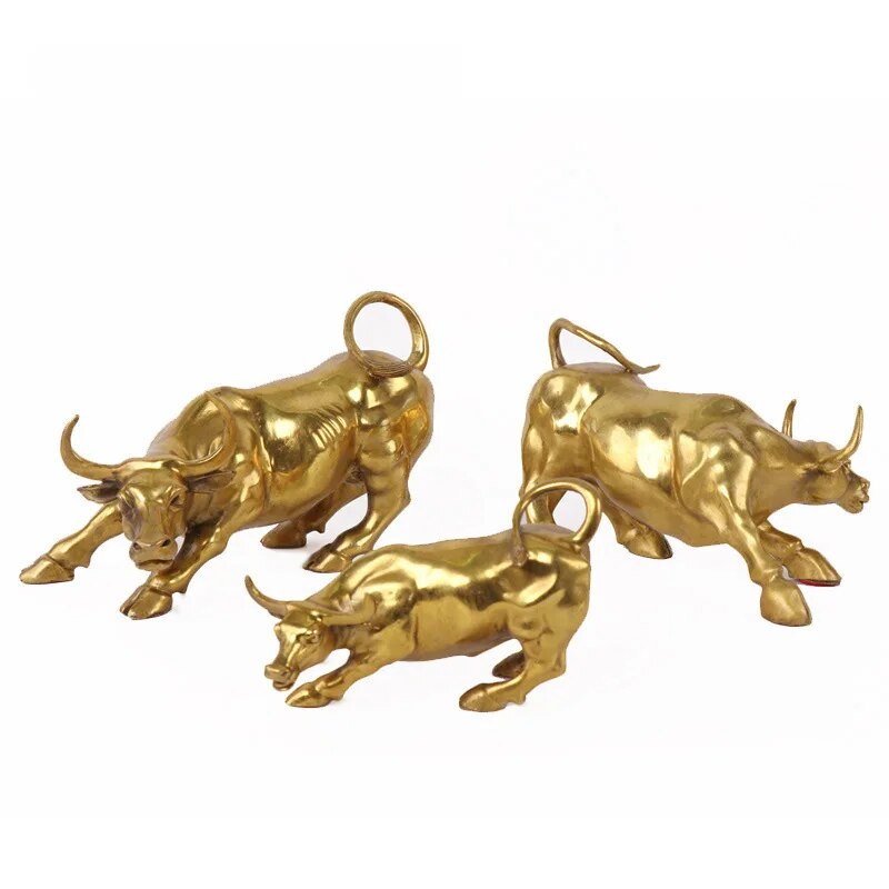 Wall Street Copper Fierce Bull OX Statue Golden Metal Sculpture Charging Stock image 6