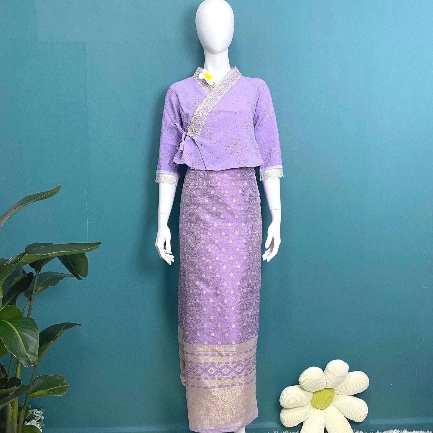 Women Summer Thai Traditional Clothes 2Pcs Set Photography Dance Asian Party Fe image 3