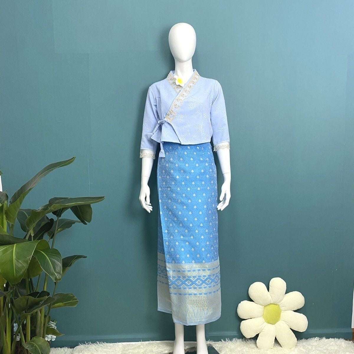 Women Summer Thai Traditional Clothes 2Pcs Set Photography Dance Asian Party Fe image 1