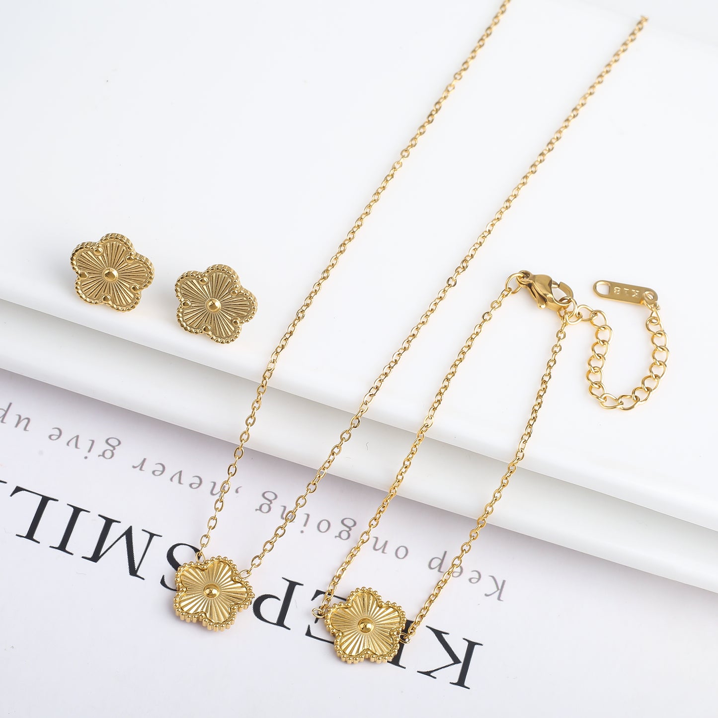 3Pcs 18k Gold-Plated Five-Leaf Flower Necklace Earrings Bracelet Jewelry Set Fo image 10