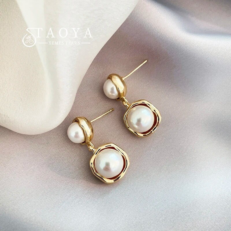 2023 New French Elegant Gold Color Bean Spliced Flat Pearl Earrings for Korean image 8