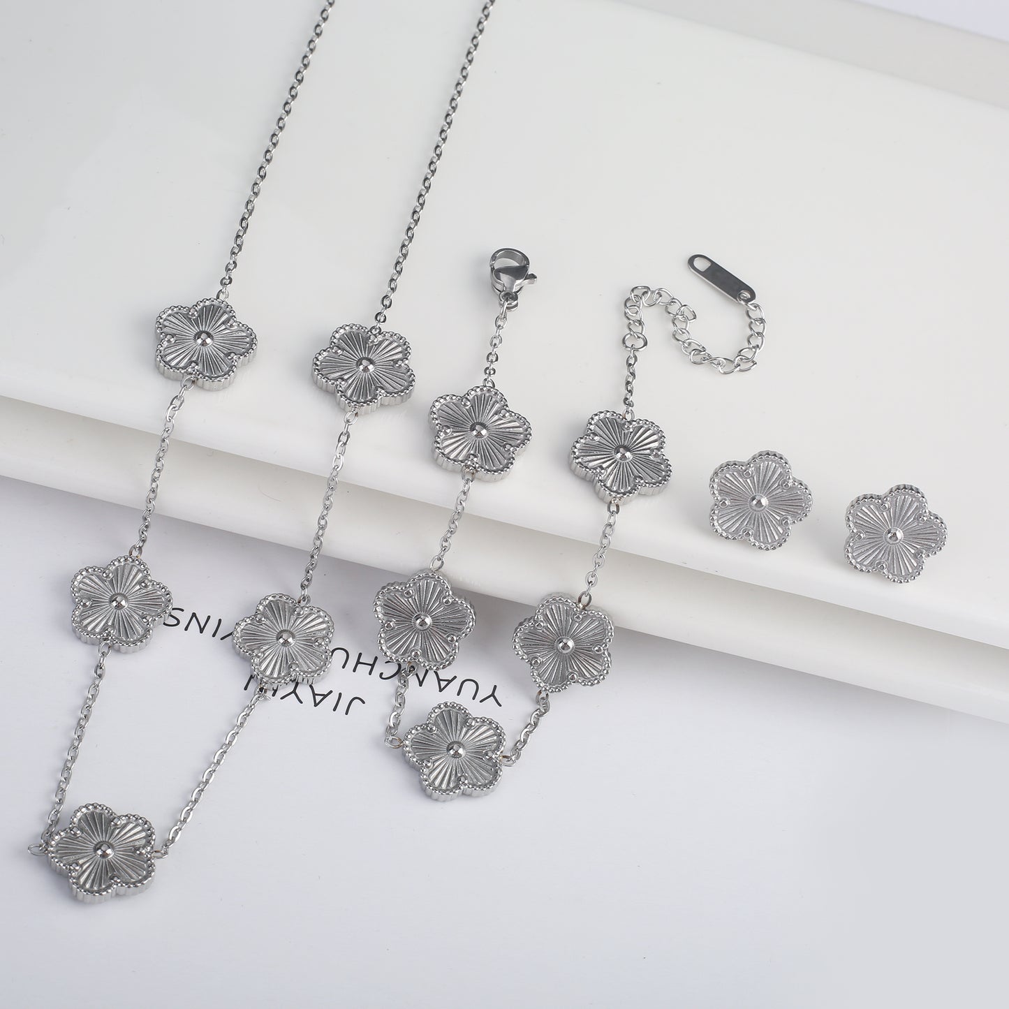 3Pcs 18k Gold-Plated Five-Leaf Flower Necklace Earrings Bracelet Jewelry Set Fo image 7