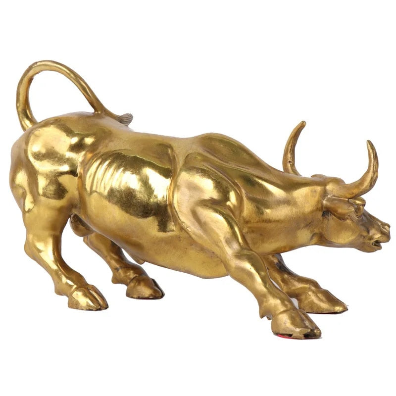 Wall Street Copper Fierce Bull OX Statue Golden Metal Sculpture Charging Stock image 2