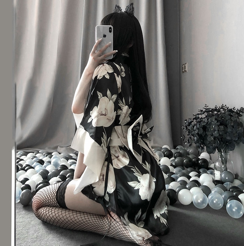 Japanese Kimono Sleepwear Cosplay Outfit for Women Traditional Style Robe image 0