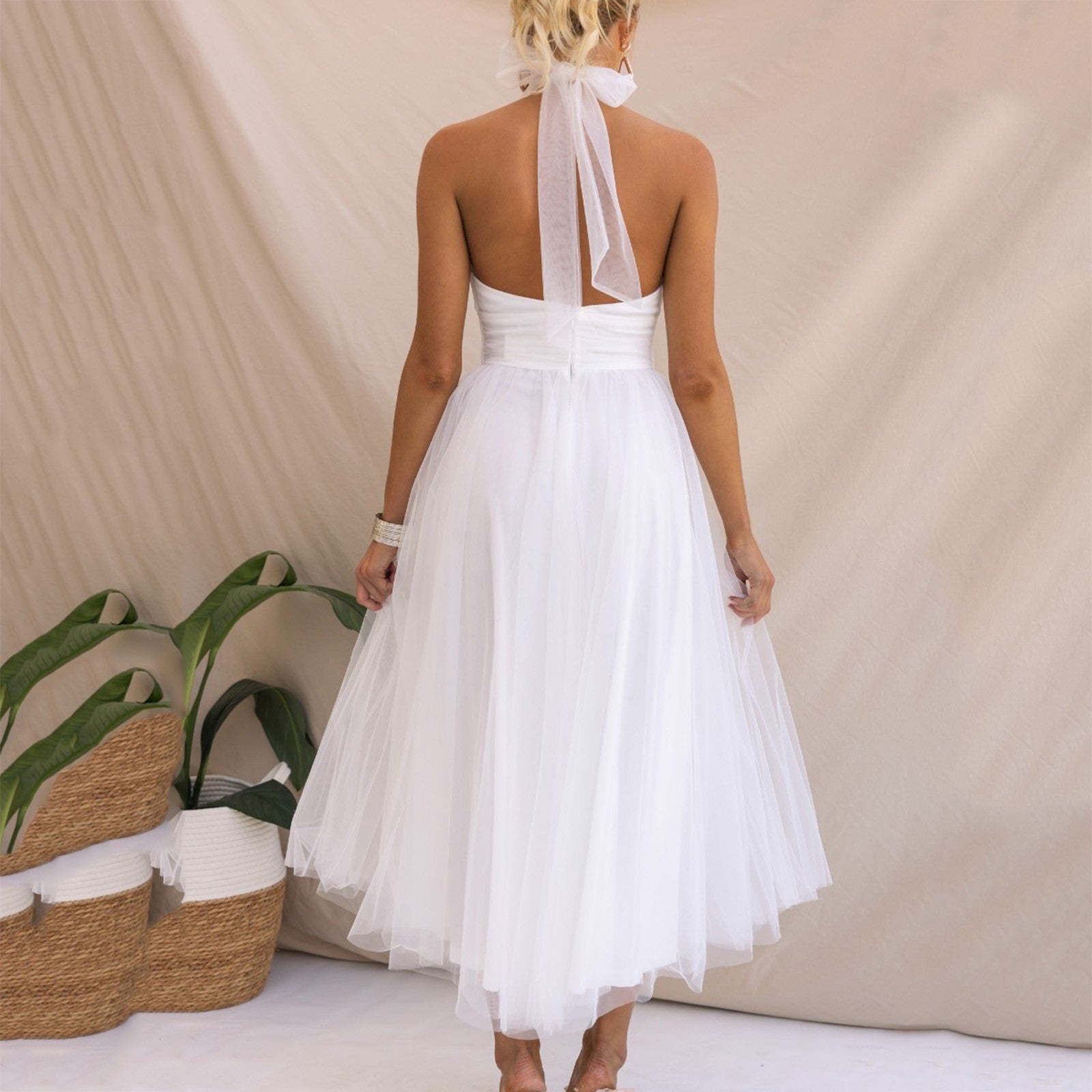 Sexy Halter Holiday Party Dress Women Off Shoulder Mesh Backless Pleated Dress  image 4