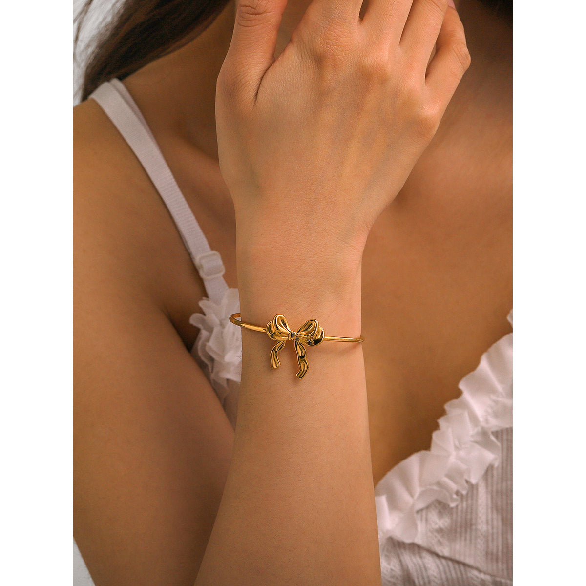 Uworld Chic Bow Tie Stainless Steel Bracelet Waterproof Metal Texture 18K Gold image 6