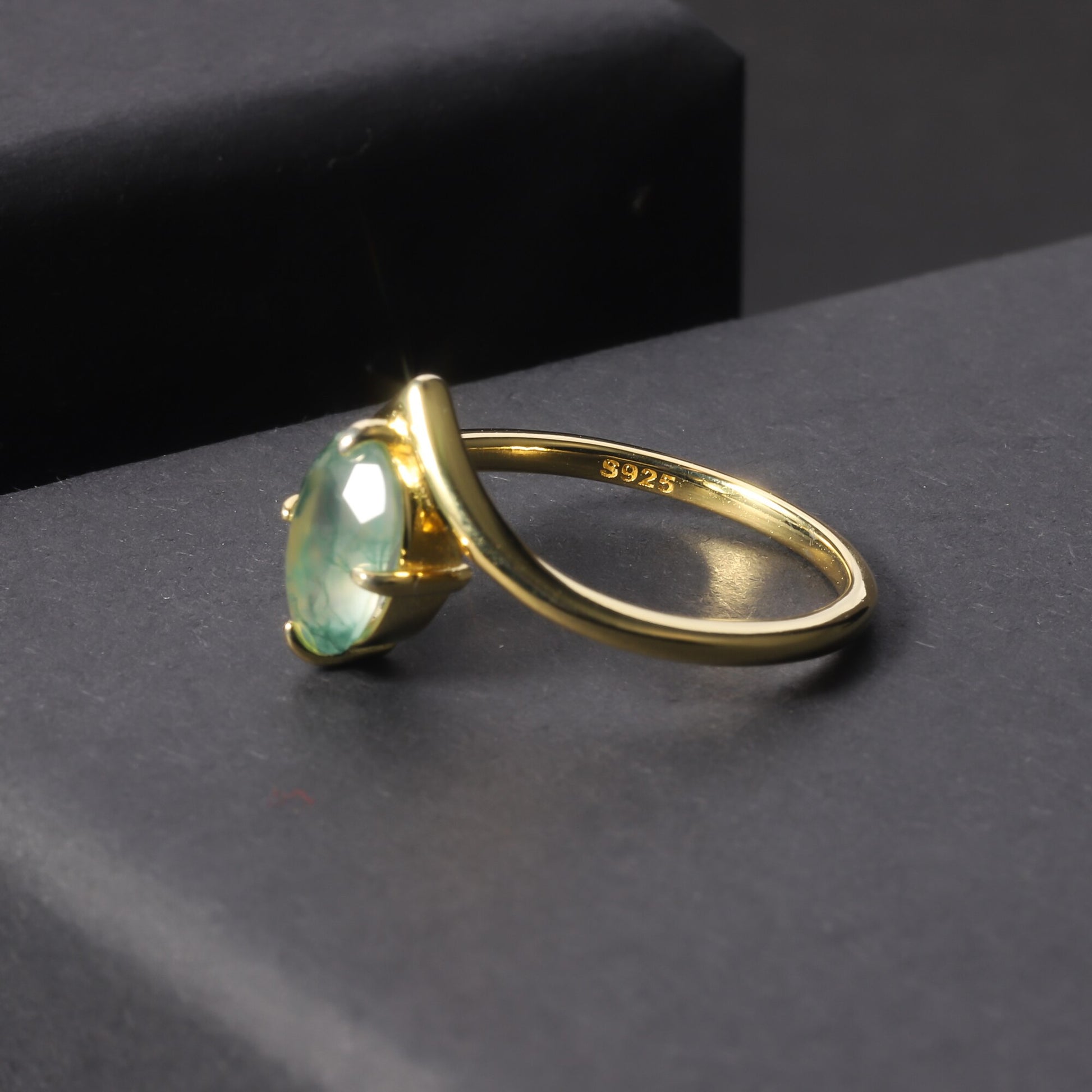 GEM'S BALLET Gold Curved Ring 1.18Ct 6x8mm Oval Natural Moss Agate image 1