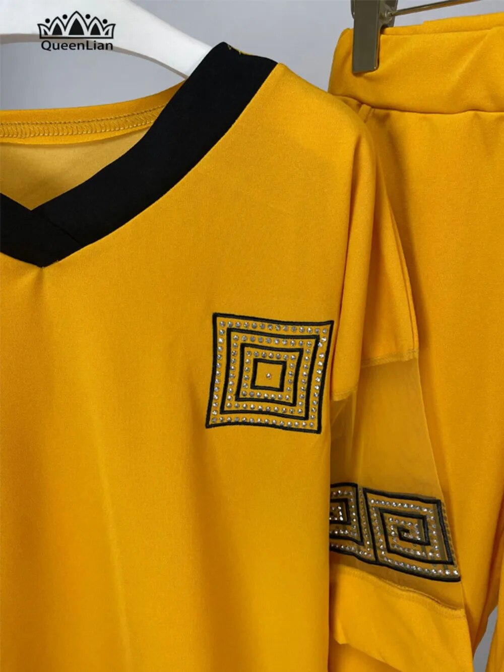 Stylish African Clothing: Women's Two-piece Set with Advanced Embroidery and Di image 7