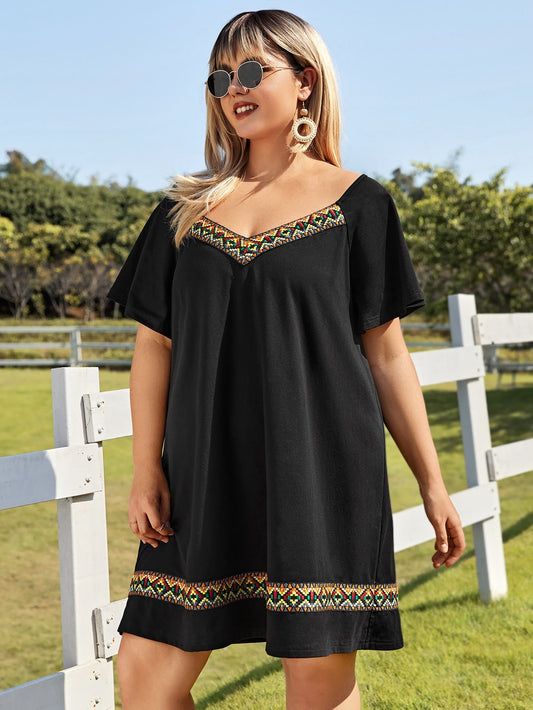 Vestido de manga raglán con ribete de cinta en contraste Plus