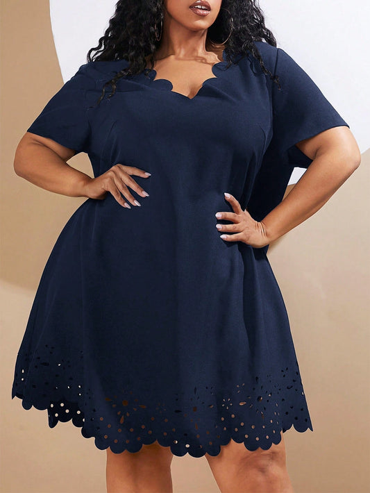 Vestido con ribete festoneado cortado a láser FIT+ Plus