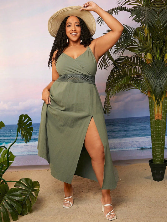 Vestido camisola con abertura en el muslo y encaje en contraste FIT+ Plus
