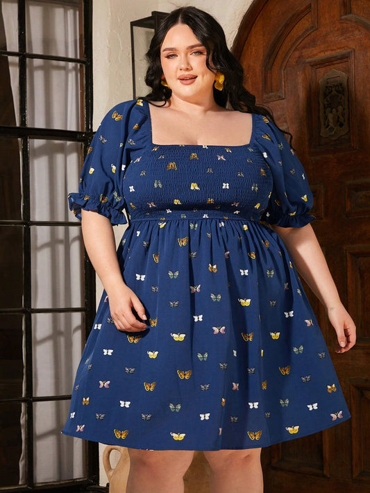 Vestido con cuello cuadrado y estampado de mariposas FIT+ Plus