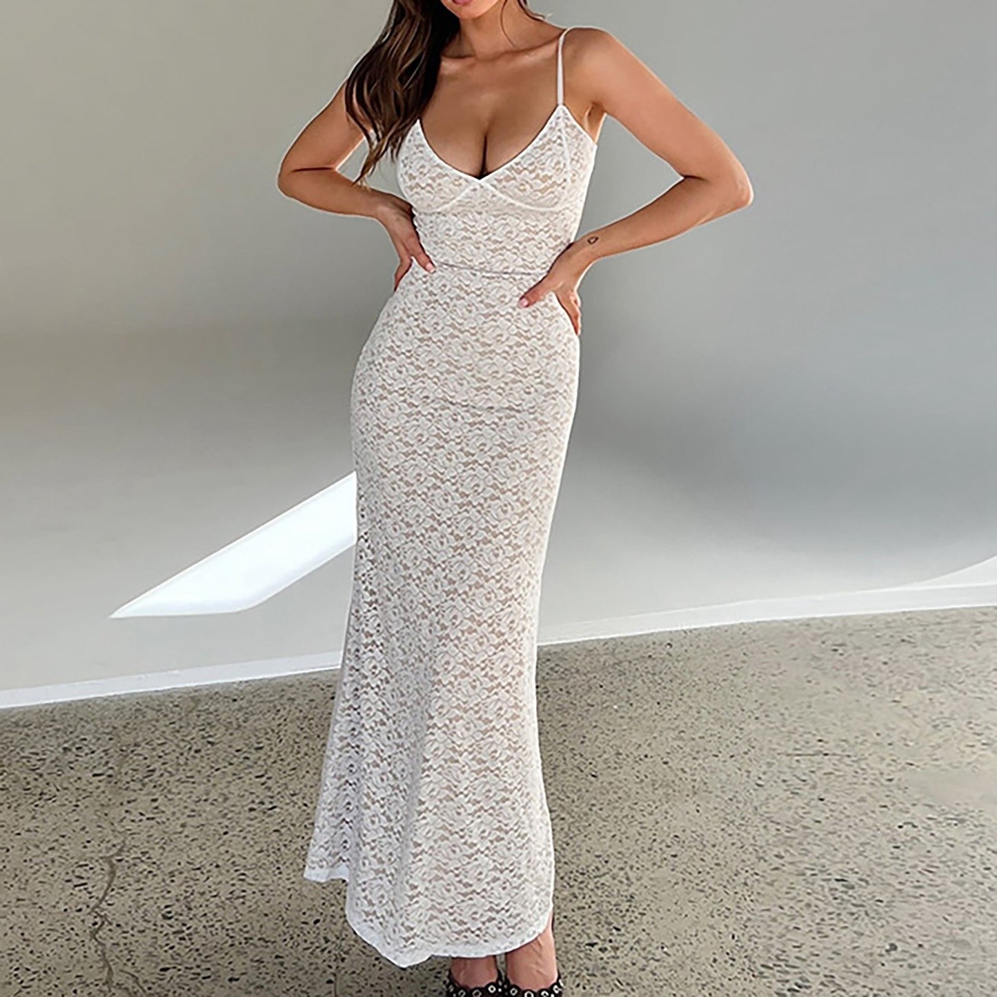 Elegant Spaghetti Strap Lace Dress Low Cut Slim Fit Long Robe Formal Evening Pa image 2