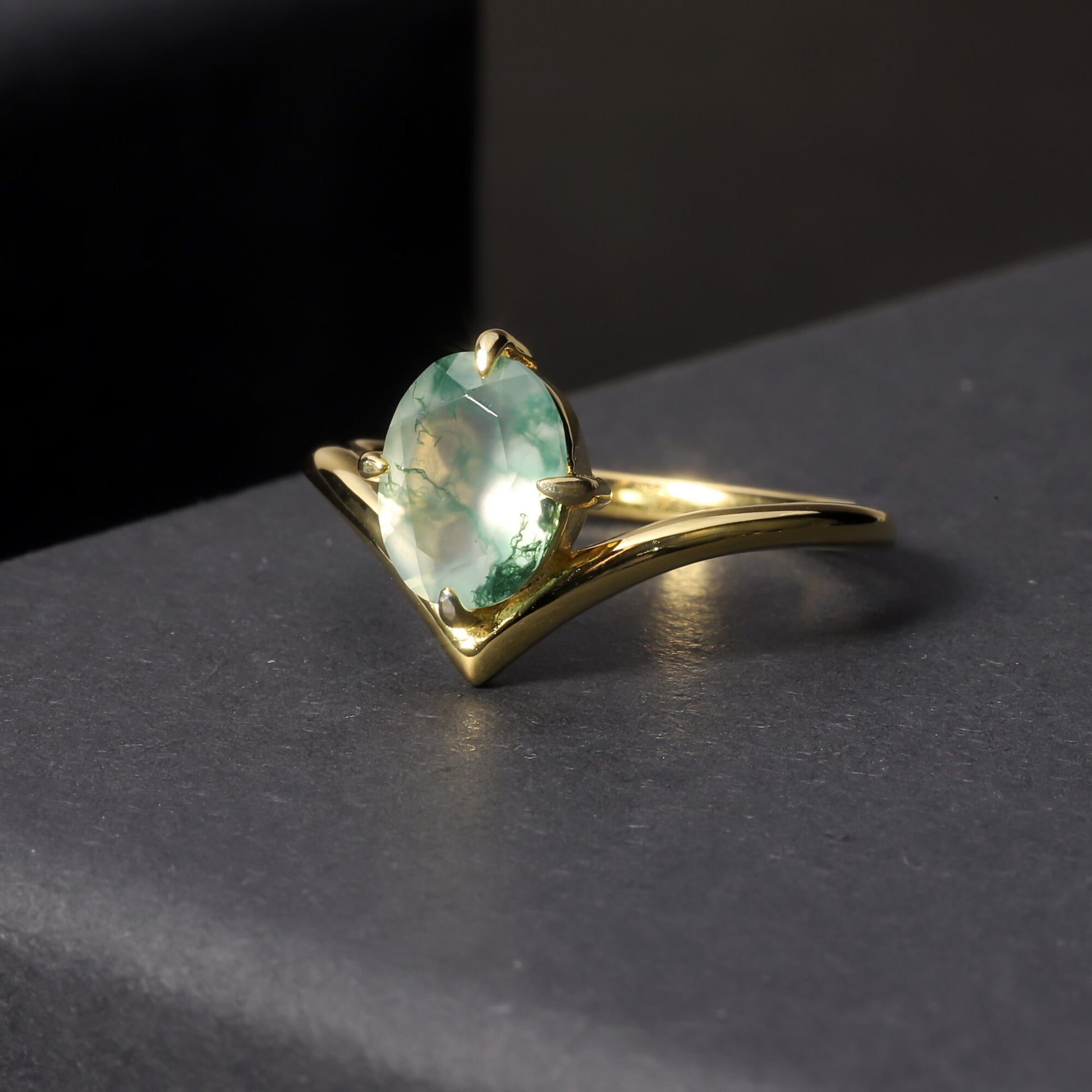 GEM'S BALLET Gold Curved Ring 1.18Ct 6x8mm Oval Natural Moss Agate image 2