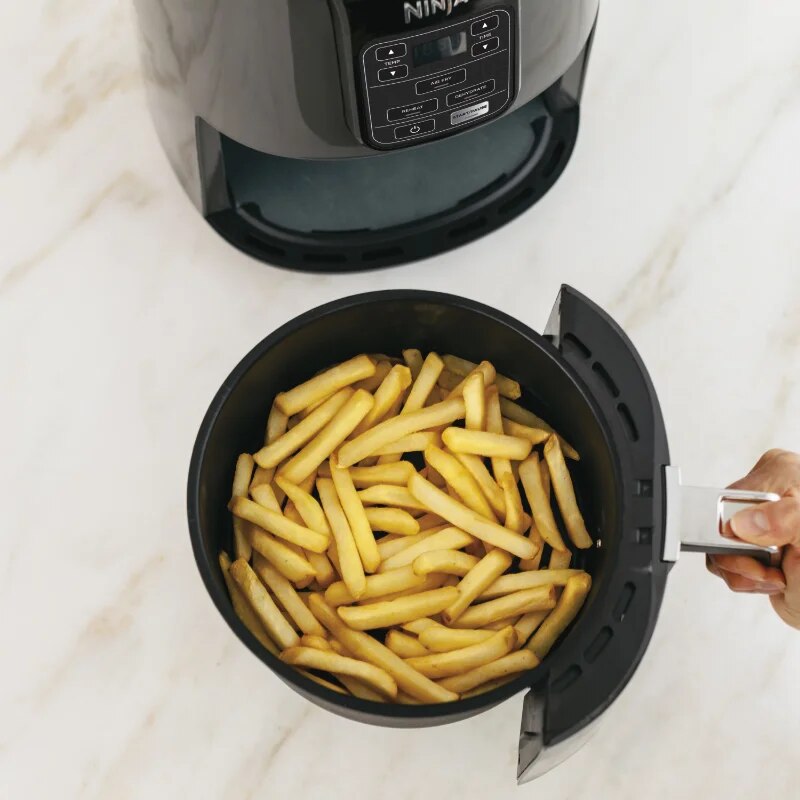 Ninja 4QT Air Fryer, Black, AF100WM air fryers  kitchen accessories  air fryer image 3