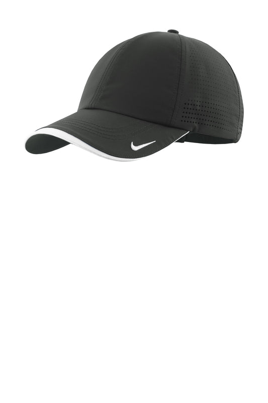 Gorra Nike Dri-FIT perforada de alto rendimiento NKFB6445