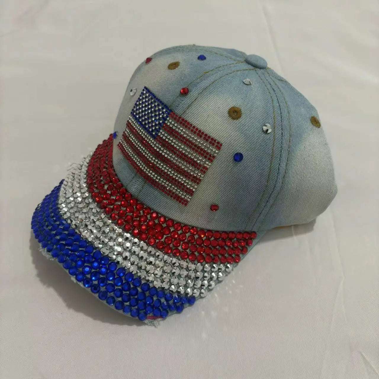 Gorra de béisbol patriótica bordada con bandera estadounidense para mujer, con detalle de diamantes de imitación y protección solar.