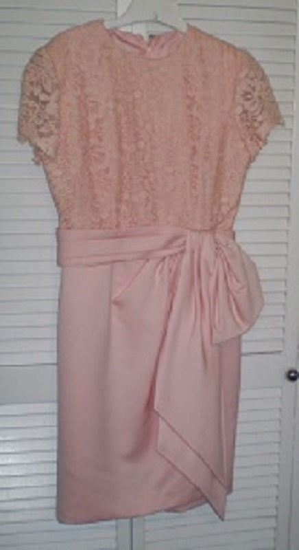 Vestido Victor Costa para mujer, con encaje y corpiño color melocotón, satén, talla 10