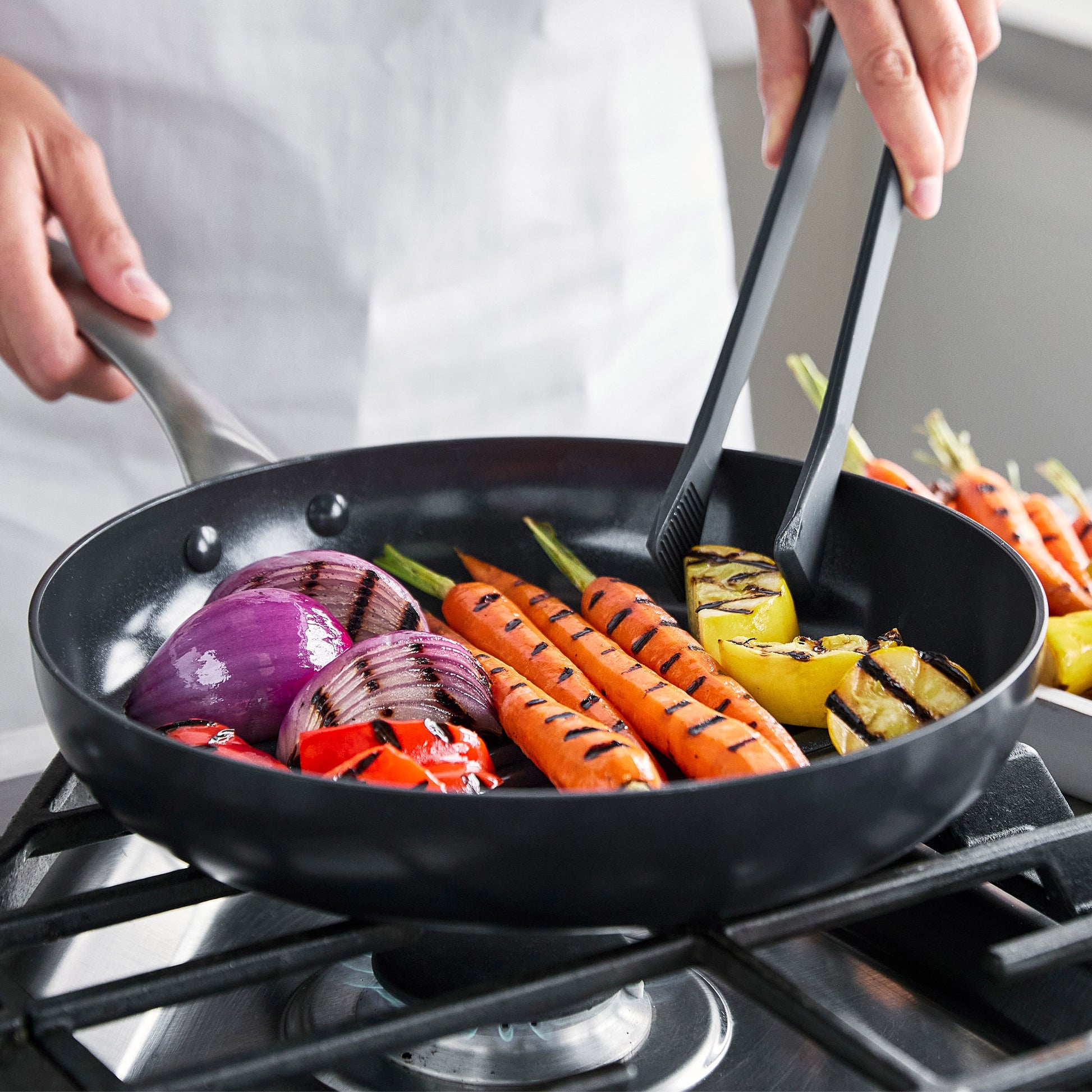 GreenPan Black Pro Ceramic Nonstick 13-piece Cookware Set image 4
