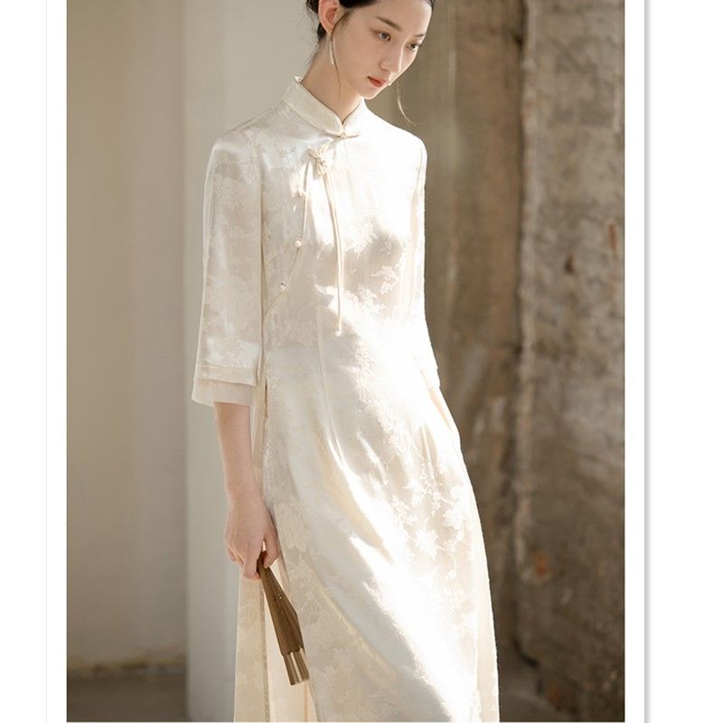 Traditional Vietnam Woman Retro Ao Dai Elegant Chinese Style Cheongsam Vintage  image 4