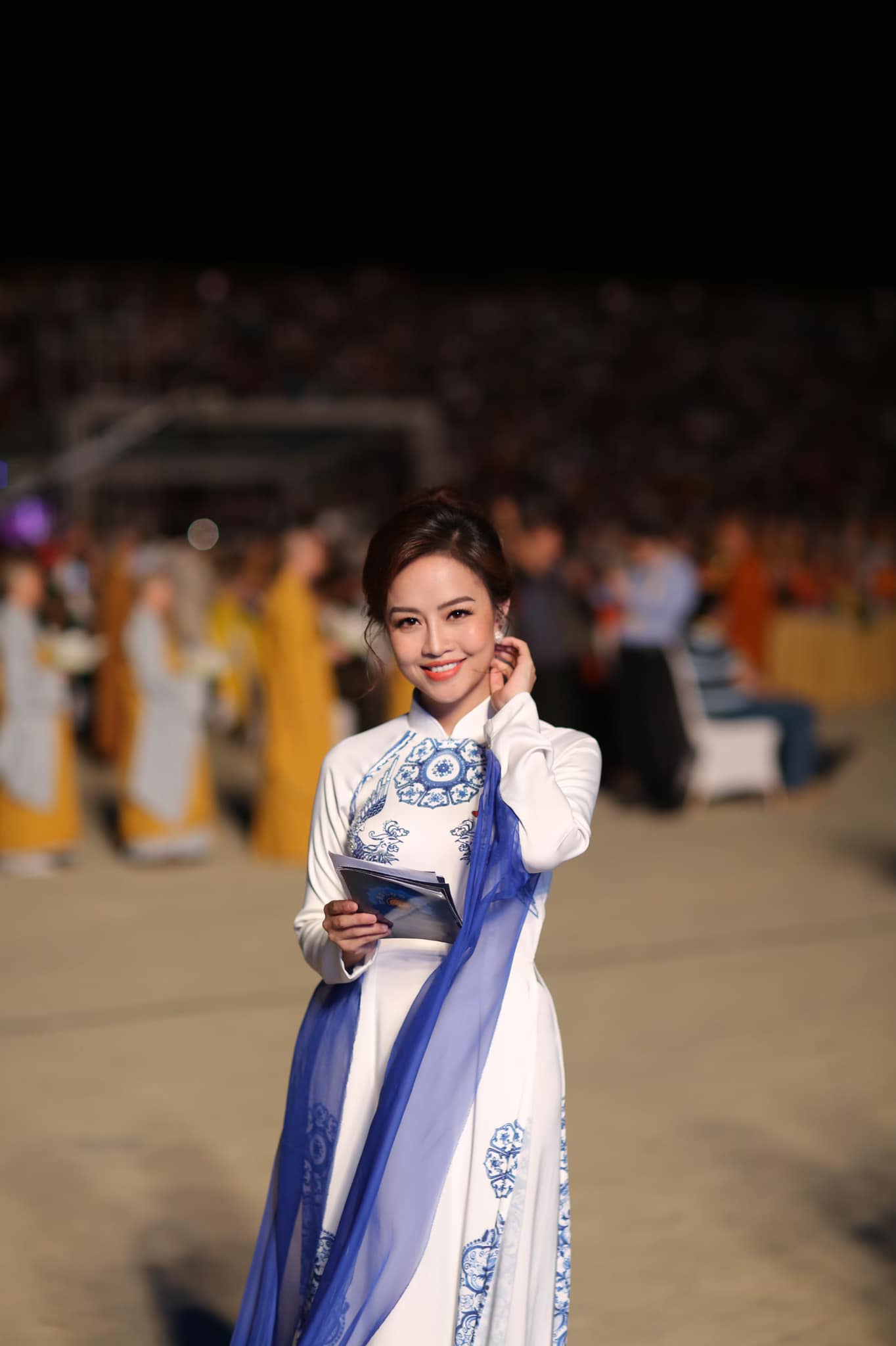 Customized Blue And White Porcelain Women Aodai Vetnam Clothing Long Cheongsam  image 2
