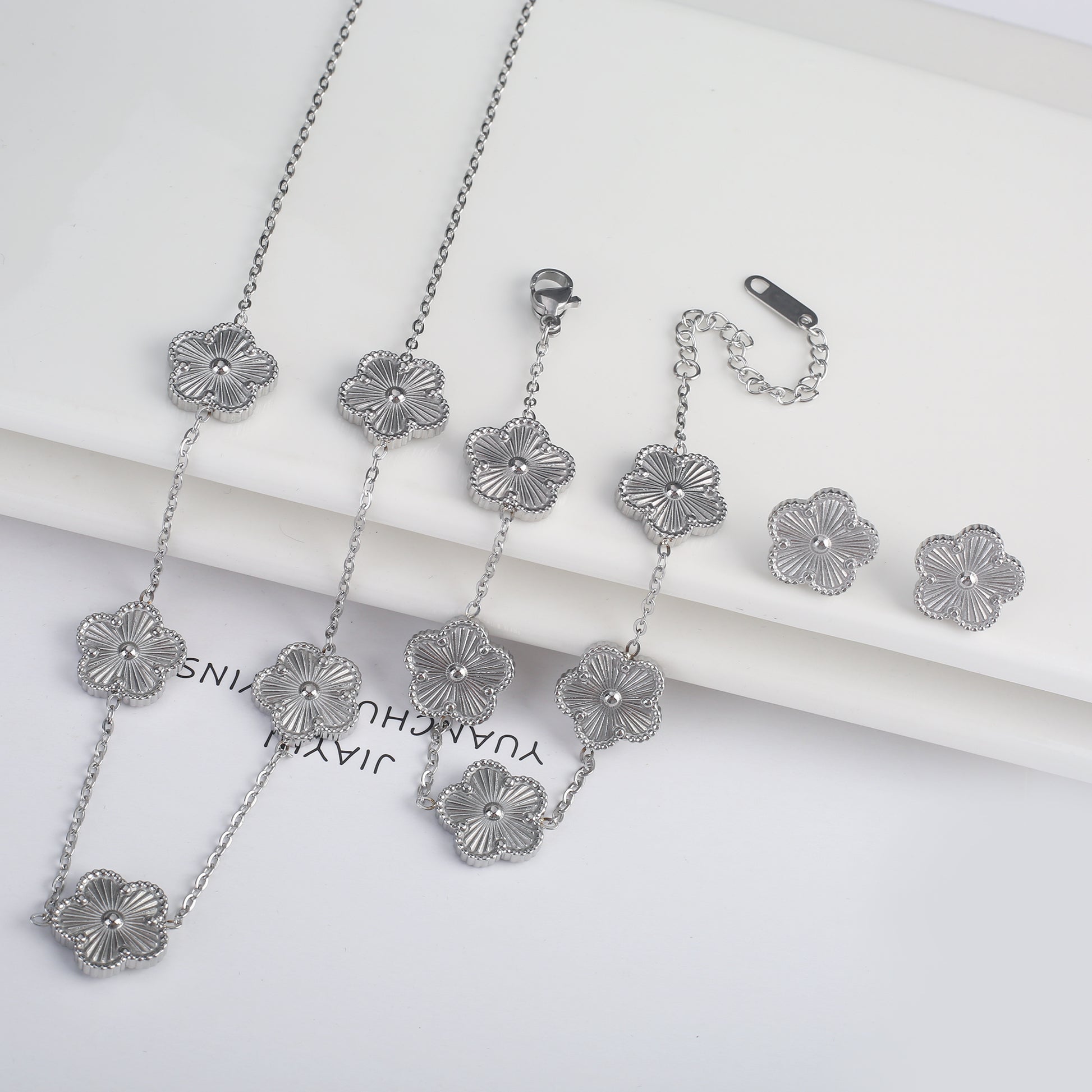 3Pcs 18k Gold-Plated Five-Leaf Flower Necklace Earrings Bracelet Jewelry Set Fo image 7