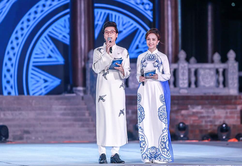 Customized Blue And White Porcelain Women Aodai Vetnam Clothing Long Cheongsam  image 4