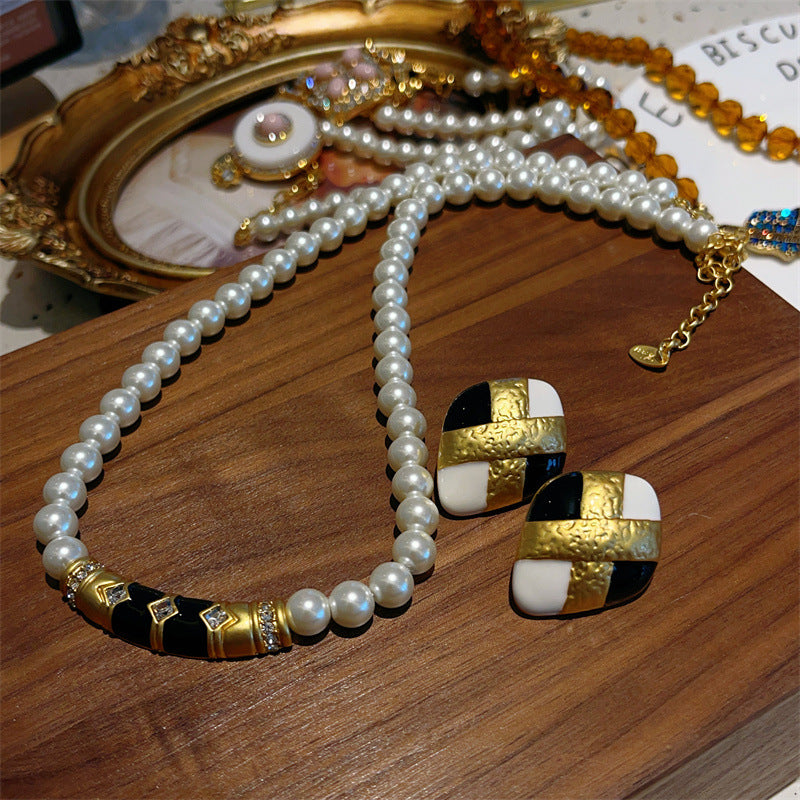 Vintag Plating 24 K Gold Black and White Pearl Necklace Exaggerated Retro Earri image 1
